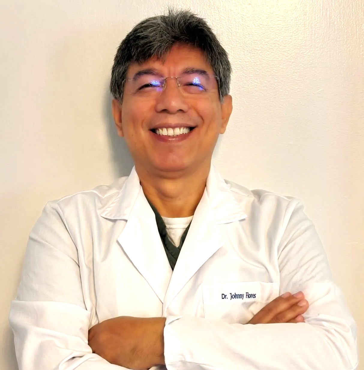 Dr. Johnny Flores